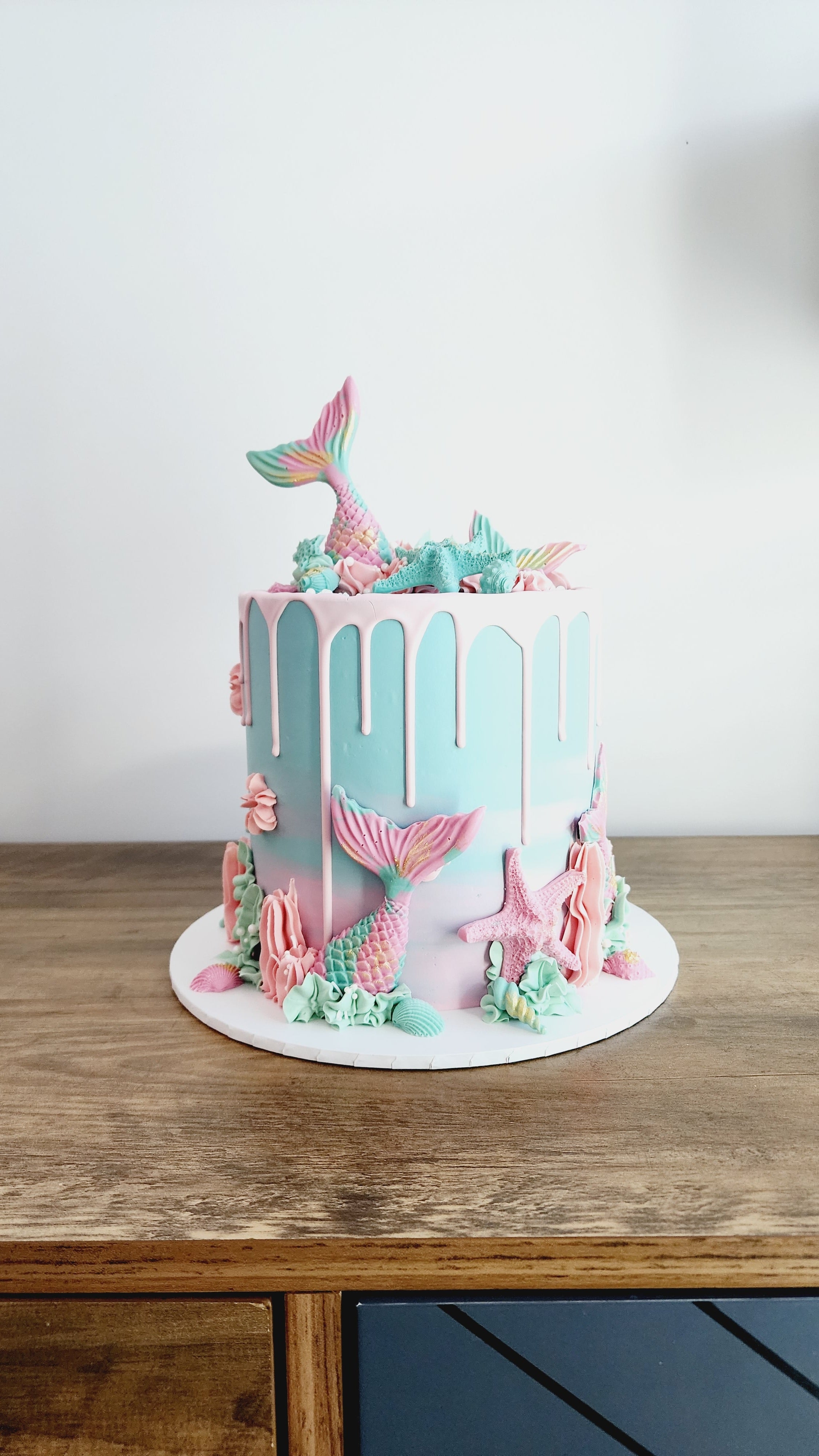 Sweet little mermaid cake! #cake #mermaid #mermaidcake #birthday  #birthdaycake #cakestagram #cakedecorating #cakedesign #cakeart… | Instagram